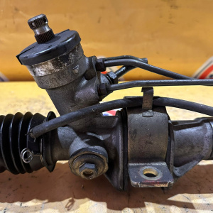 Рулевая рейка Mazda SE28T, SE58T, SE88T, SS28H, SS28V, SS58V, SS88H, SS88V, SSE8R, SSE8W, SSE8WE Bongo '1983-1999 LHD