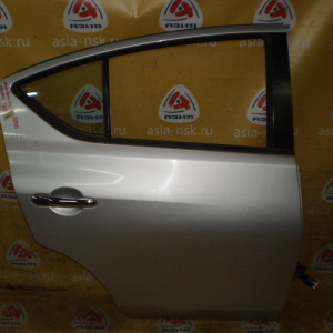 Форточка двери Nissan Latio N17 '2012-2016 зад, прав