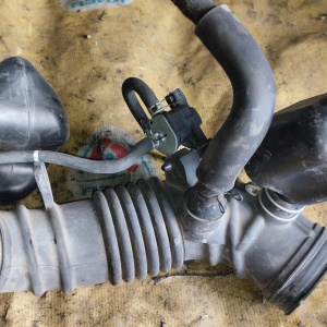 Гофра впускного коллектора Toyota 2AZ Alphard/Vellfire ANH20 под эл. заслонку 17881-28270