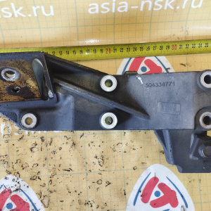 Крепление подушки ДВС Mitsubishi 4P10 Canter FEB перед, лев 504334771