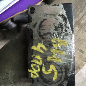 Колодки тормозные Subaru Legacy BH5/BH9 четырех поршневой суппорт F