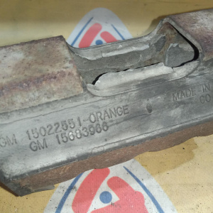 Подушка акпп Cadillac Vortec 6000/LQ4/LQ9 Escalade GMT820 '2002 6.0L V8 4L60 15683966