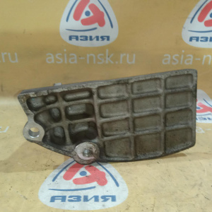 Кронштейн кпп Jeep Hemi/ESF Grand Cherokee WH/WK '2006 6.1L SRT HEMI V8 W5A580 пыльник снизу между акпп и двс н 05037892AA