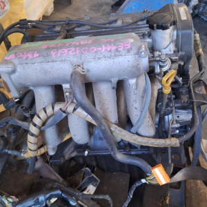 Двигатель Toyota 4E-FE-1945175 трамблер  БЕЗ НАВЕСНОГО Caldina/Corolla/Corsa EE1110012613