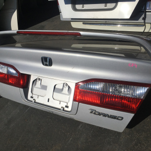 Крышка багажника HONDA Torneo CF3 '2000-2002 вст. R2223 белая (спойлер)