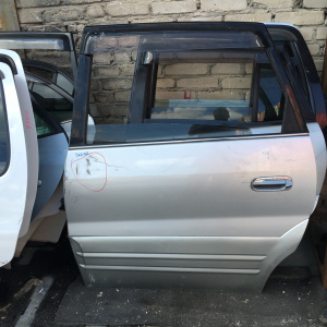 Дверь боковая TOYOTA Nadia SXN10 зад, лев [SU] (цена указана за голое железо) дефект