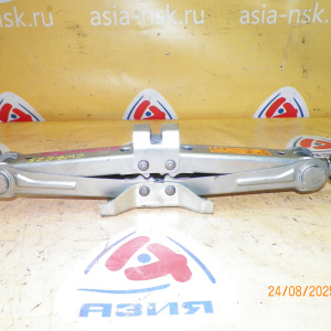 Домкрат Nissan Caravan E25 (5K) 1200 кг.