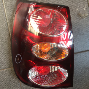 Стоп TOYOTA 44-21 L Nadia SXN10 SU дефект стекла