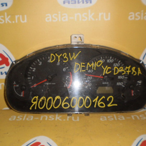 Панель приборов Mazda Demio DY3W Брак стекла YC D378A