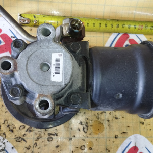 Гидроусилитель Toyota 3RZ Granvia RCH11 с бачком 34010 / 44320-34031 / 44320-26250