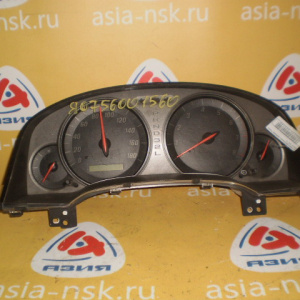 Панель приборов TOYOTA Mark II GX110 '2002 Брак стекла 83800-22380