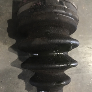 Привод Mazda CP8W Premacy перед, прав ABS 26/26 дефект пыльника