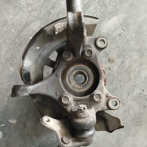 Ступица Toyota ACA33 RAV4 перед, лев ABS 63-28 26ШЛИЦОВ БЕЗ ДИСКА  И СУППОРТА