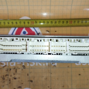 Компьютер Toyota Vitz 89661-52050 2NZ NCP15 4WD разъёмы компьютера в 2 ряда
