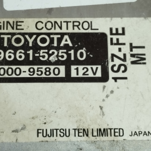 Компьютер ДВС Toyota Vitz 89661-52510 1SZ-FE SCP10 2WD m/t разъёмы компьютера в 4 ряда