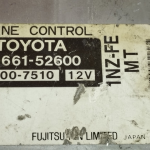 Компьютер Toyota Platz 89661-52600 1NZ NCP12 2WD m/t разъёмы компьютера в 2 ряда