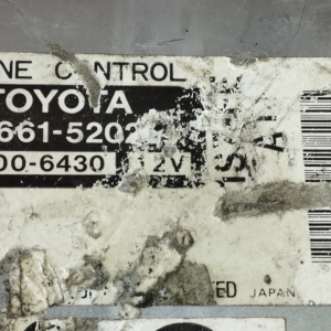 Компьютер Toyota Vitz 89661-52020 / 211000-7430 1SZ SCP10 разъёмы компьютера в 2 ряда