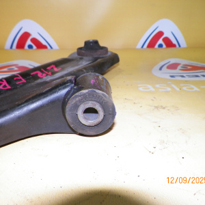 Рычаг Nissan Z12 Cube перед, прав