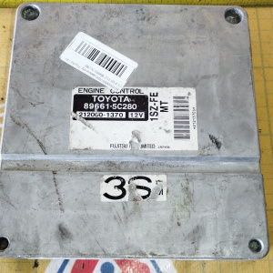 Компьютер Toyota Vitz 89661-5C280 1SZ SCP10 2WD m/t разъёмы компьютера в 4 ряда