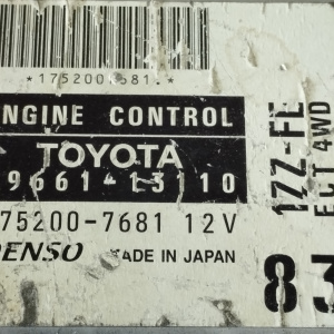 Компьютер Toyota Corolla Spacio 89661-13110 1ZZ ZZE124 4WD разъёмы компьютера в 3 ряда