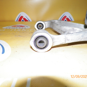 Рычаг Nissan Y51 Fuga зад, прав в