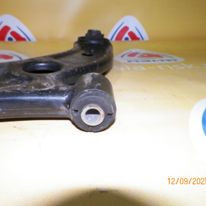 Рычаг Toyota M900A Tank перед, прав н