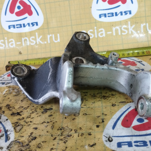 Крепление подушки ДВС Honda L15A Freed GB4 4WD CVT перед, лев ( 50SYZ ) 50650-SYZ-000