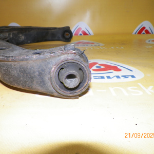 Рычаг Suzuki LB11S X-90 перед, лев