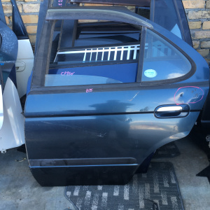 Дверь боковая NISSAN Sunny B15 '1998 зад, лев (цена за голое железо) дефект
