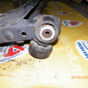 Балка Toyota ACM21 Ipsum Голая. R