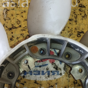 Крыльчатка Toyota 2L-TE Mark II LX90/LX100 ДЕФЕКТ диаметр 410 мм., диаметр по центрам болтов 136 мм. 16361-70030