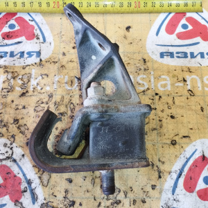 Подушка двигателя Toyota 5K/7K Lite Ace Noah KR42 перед, прав 12361-13041 / 12361-13050