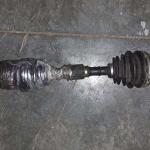 Привод NISSAN PNN30 R'Nessa KA24 перед, прав 4WD ABS дефект пыльника