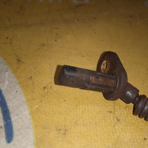 Датчик ABS Land Rover Freelander LR2/L359 F L=R LR001056 '2007