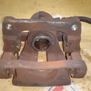 Суппорт Land Rover LR2/L359 Freelander B6324S '2007 зад, лев LR001027