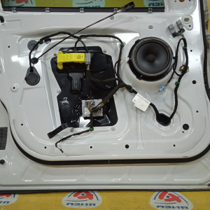 Дверь боковая Land Rover Freelander LR2/L359 '2007 В сборе перед, лев LR005657