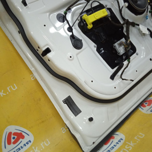 Дверь боковая Land Rover Freelander LR2/L359 '2007 В сборе перед, лев LR005657