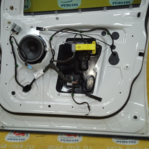 Дверь боковая Land Rover Freelander LR2/L359 '2007 В сборе перед, прав LR005656