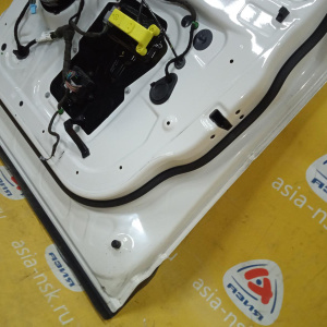 Дверь боковая Land Rover Freelander LR2/L359 '2007 В сборе перед, прав LR005656