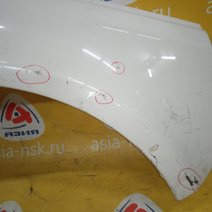 Крыло Land Rover Freelander LR2/L359 '2007 перед, прав с решёткой LR001658 (тычки, царапины) LR005867