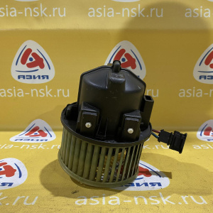 Моторчик печки Land Rover LR2/L359 Freelander '2007 правый руль (дефект крепления) LR009739