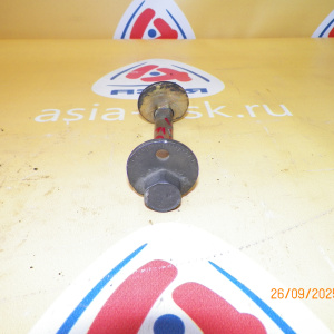 Болт регулировочный Mazda Bongo SE88/SE28/SE48/SE58/SS28/SS48/SS58/SS88/SSE8/SSF8 F н 2WD