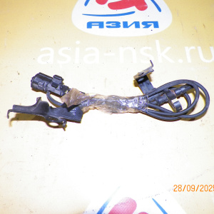Датчик ABS Toyota Aqua NHP10 перед, лев С фишкой.