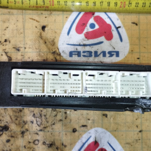 Компьютер Subaru Forester 22765AB450 / 112400-5902 FB20 SHJ 4WD m/t TY758VDZAA  ДЕФЕКТ КОРПУСА