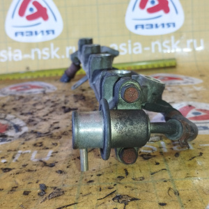 Топливная рейка Mitsubishi 4G18 Lancer/Space Star CS3A + регулятор давления топлива 195300-4240 под алюминиевый коллектор
