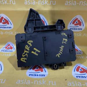 Блок предохранителей Opel Astra H A04/L35 2H9/Z18XE В багажнике большой DL 93182940 '2005