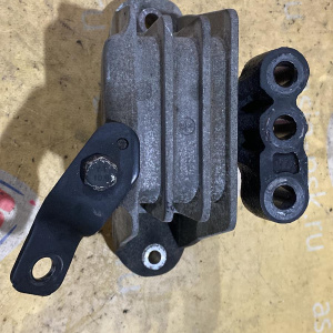 Подушка двигателя Chery SQRF4J20 Tiggo 8 Pro Max T1D '2022 2.0L Turbo перед, прав 206000428AA