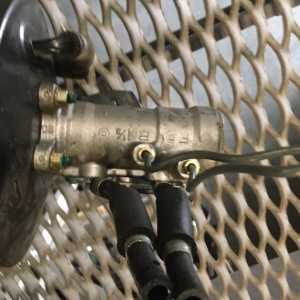 Главный тормозной цилиндр Isuzu 864-05200 Elf NKR71E 4HG1 с вакуумником и педалью тормоза