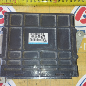 Компьютер Mitsubishi Pajero Mini MR560880 / E2T72081 H 4A30 H53A a/t V4A11 ДЕФЕКТ КОРПУСА ( 1 вал. с датчиком коленвала ) без прив. спид.