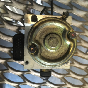 Блок ABS MITSUBISHI N61W RVR MR289380